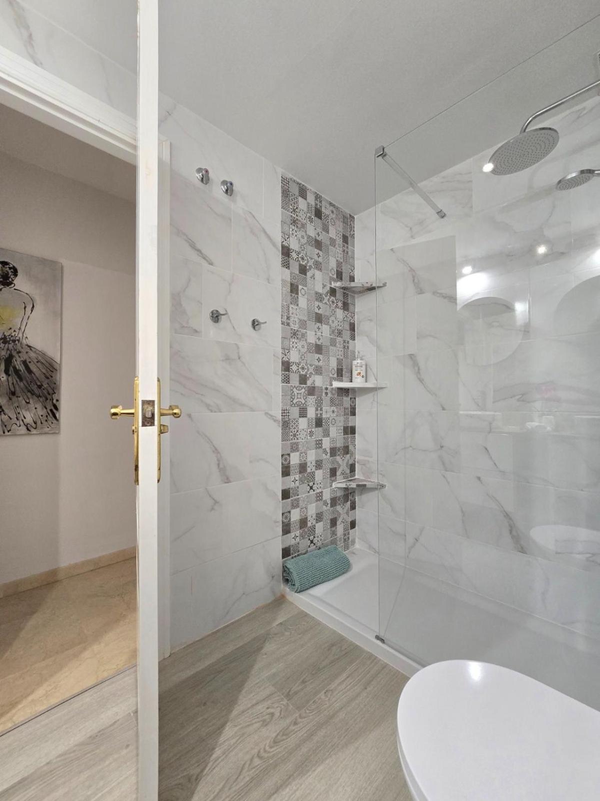Luxury Beach Side Apartment In Marbella Playa المظهر الخارجي الصورة